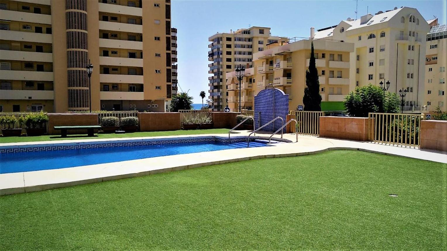 Apartamento con vistas Fuengirola Bagian luar foto